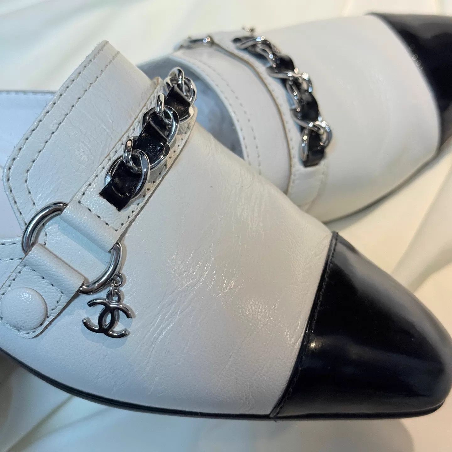 Chanel CHANEL Black & White Panda Charm Mule 36 Size US 5.5 / IT 35.5 - 8 Thumbnail
