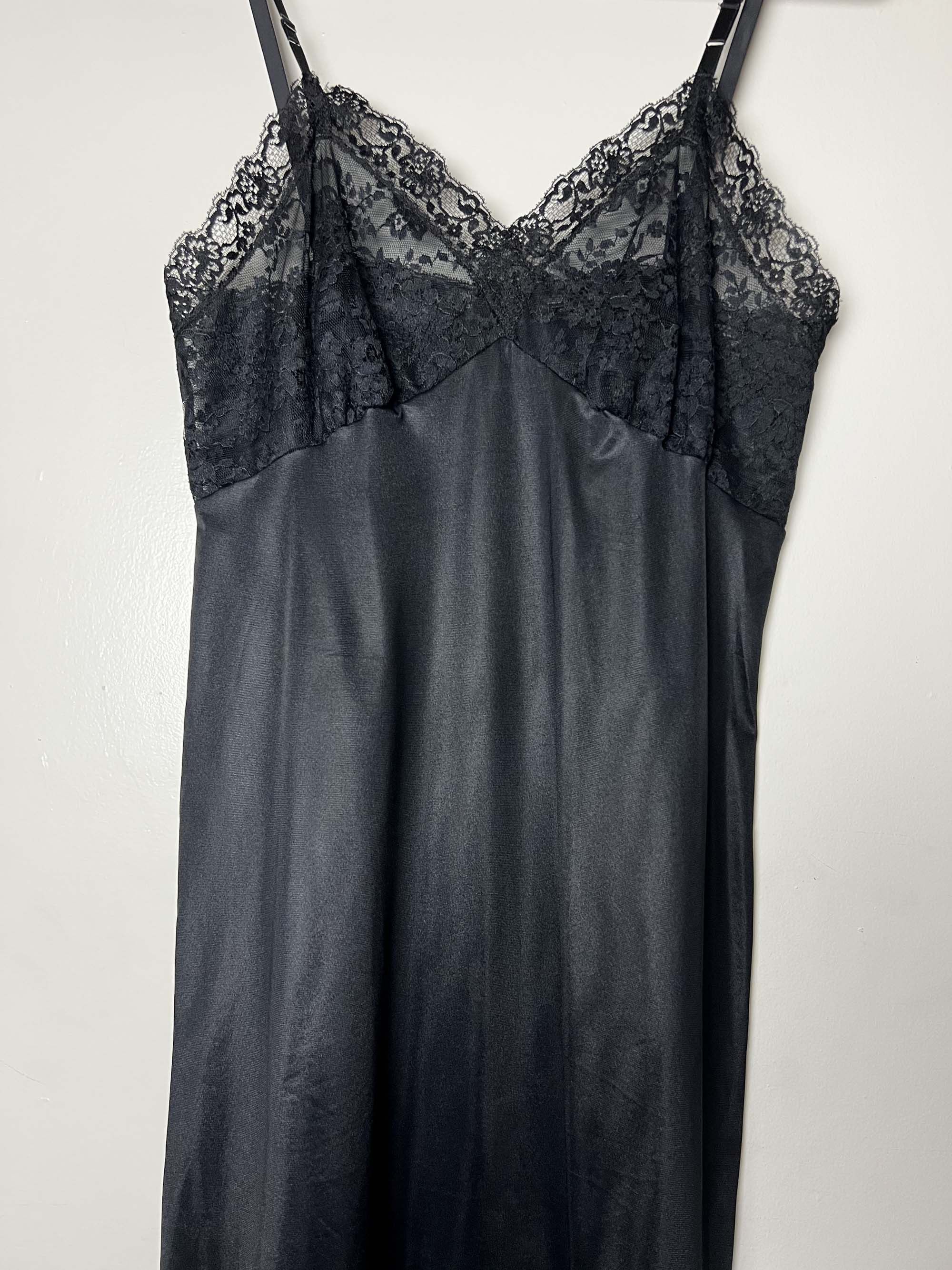 Vintage Vintage 1960's Black Lace Trimmed Slip Size ONE SIZE - 3 Thumbnail