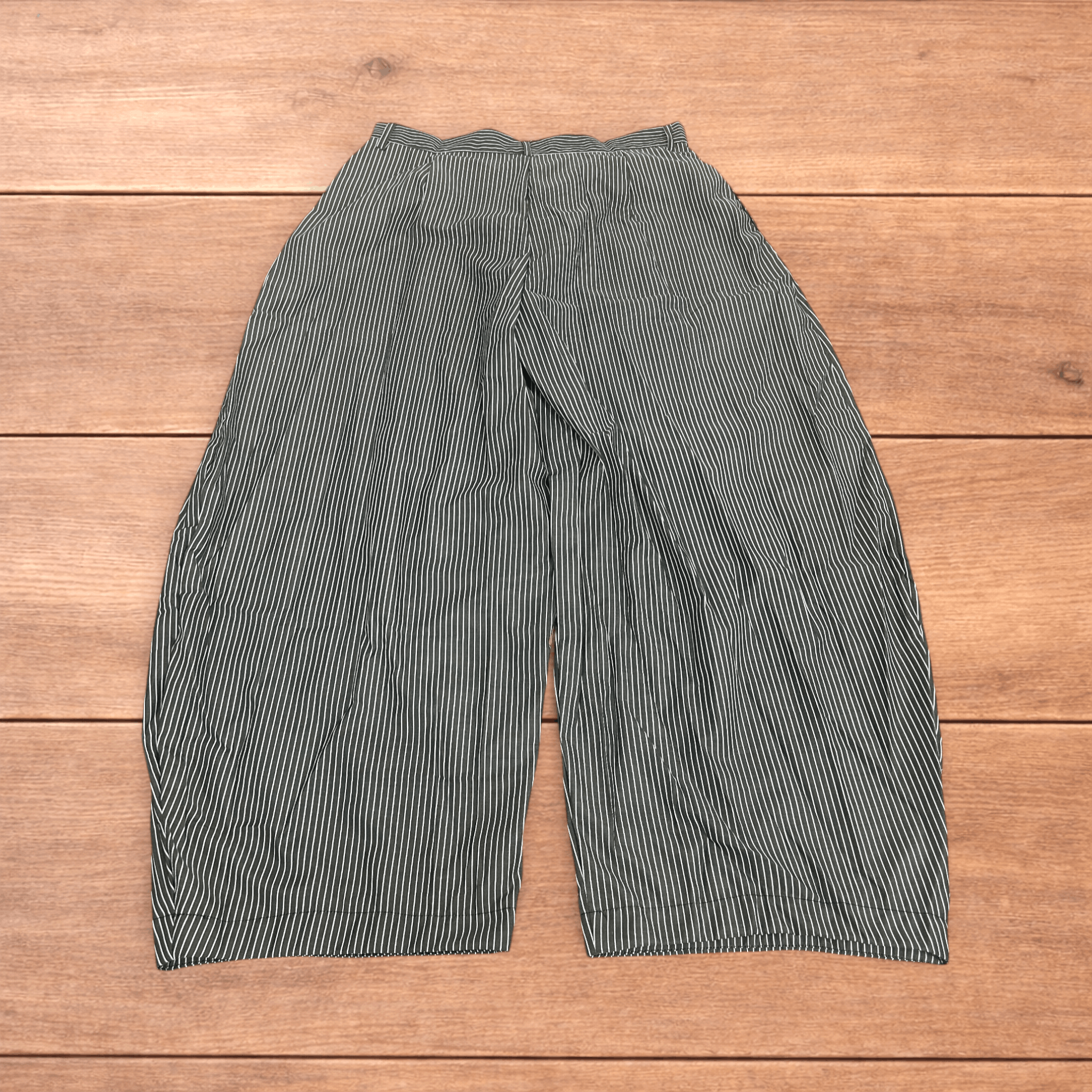 Japanese Brand Vintage style baggy wide leg striped trousers in blck/white. Size US 34 / EU 50 - 2 Thumbnail