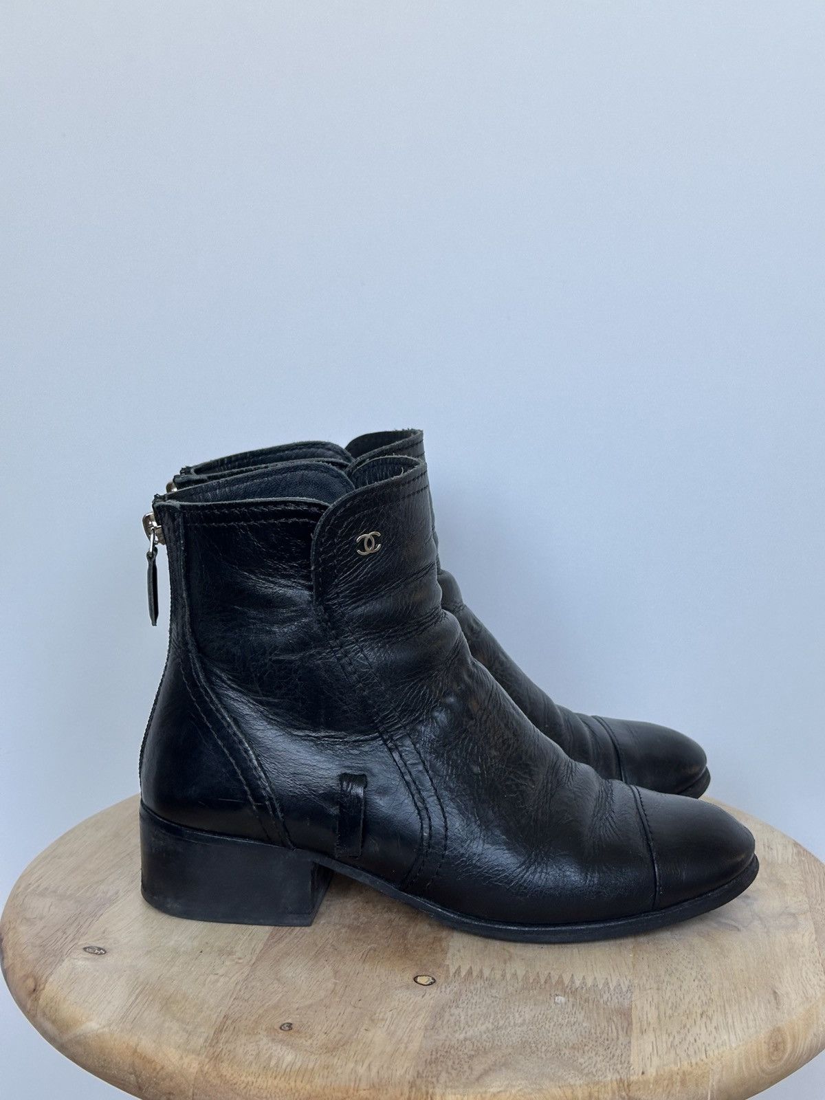 Chanel Chanel Black Leather Ankle Boots CC Logo Size 36 Size US 5 / IT 35 - 5 Thumbnail