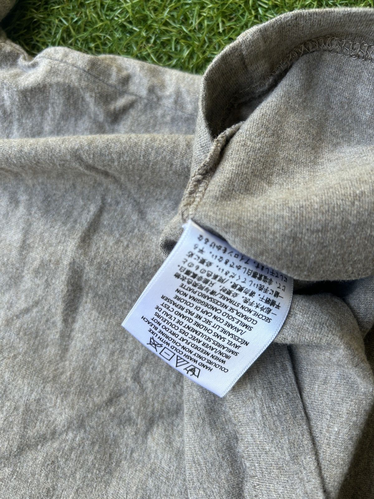 Essentials Fear of God Essentials V-Neck Boxy T-Shirt Size US S / EU 44-46 / 1 - 6 Thumbnail