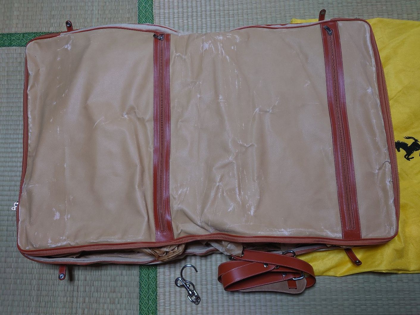 Other Schedoni Ferrari 550 Barchetta Pininfarina garment bag Size ONE SIZE - 7 Thumbnail