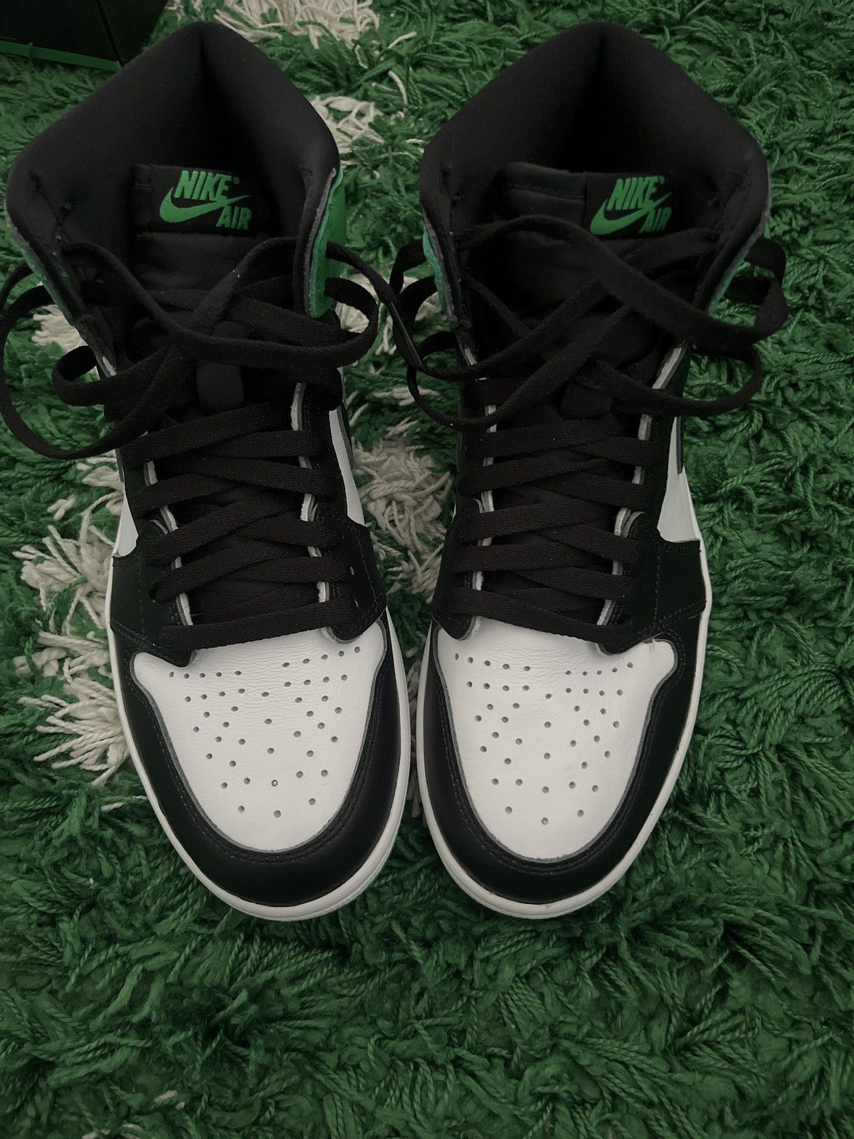 Jordan Brand Jordan 1 Pine green Size US 8.5 / EU 41-42 - 3 Thumbnail