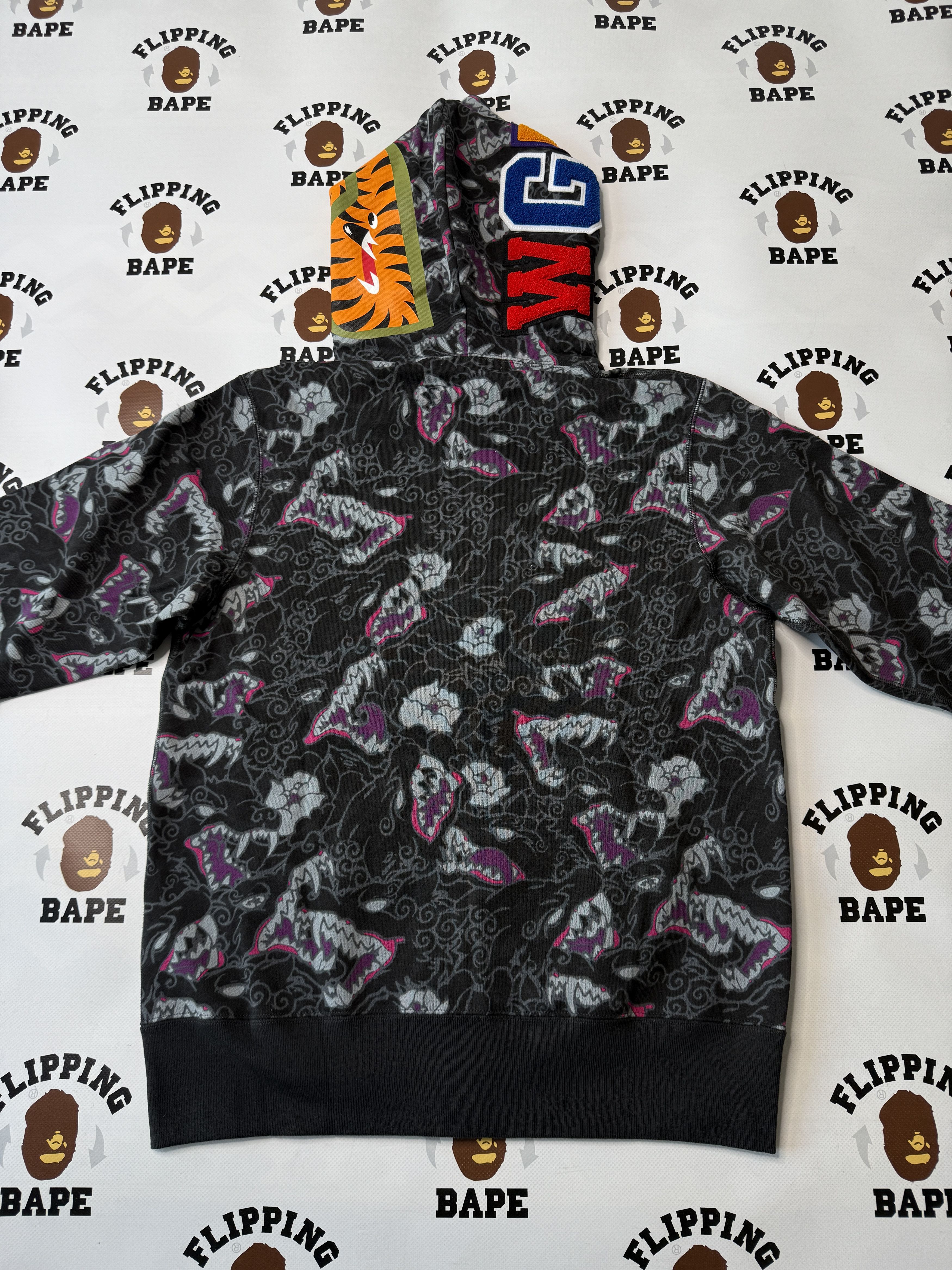 Bape BAPE JAPANESE TATTOO CAMO SHARK FZ HOODIE Size US S / EU 44-46 / 1 - 7 Thumbnail