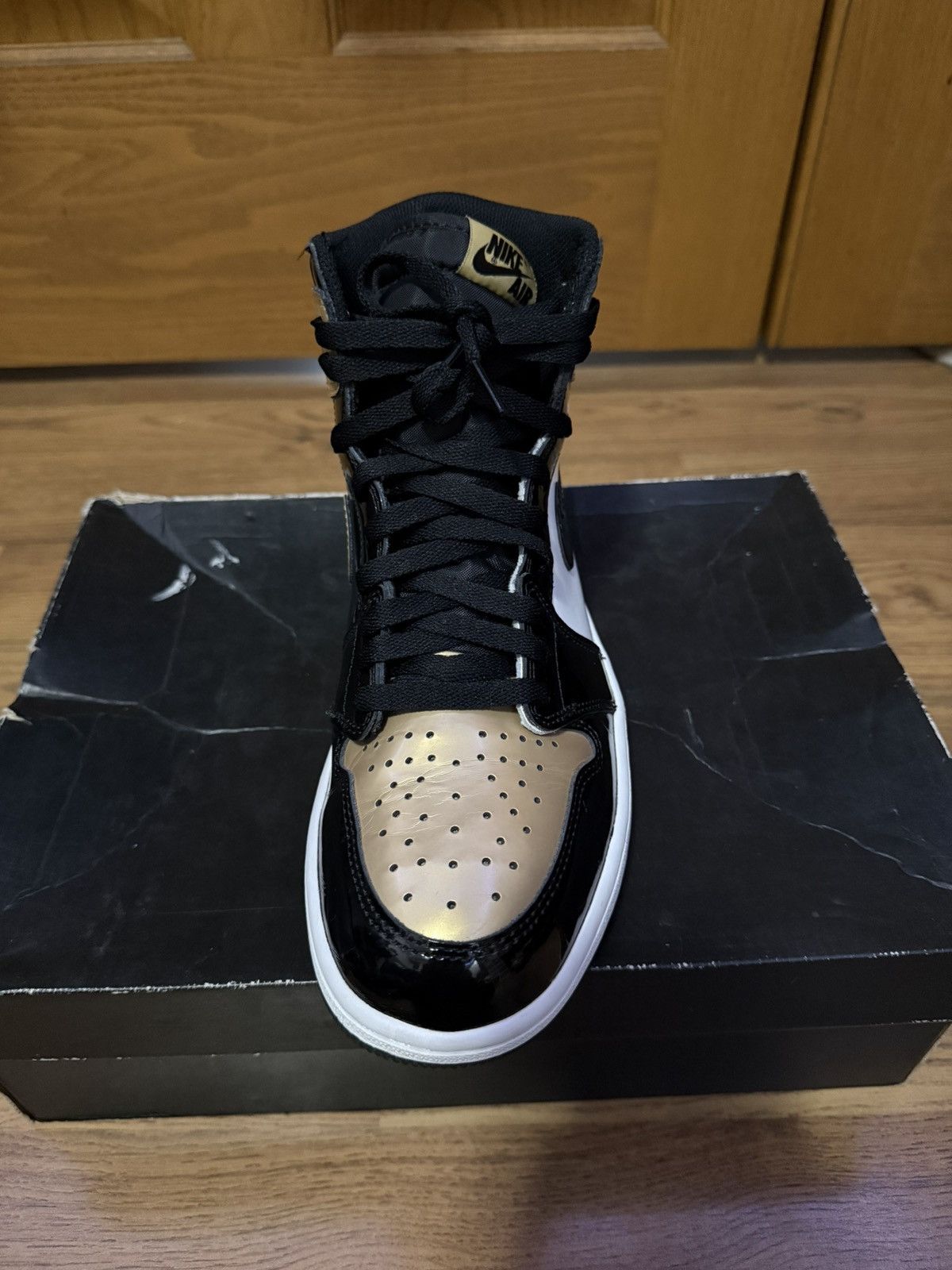 Jordan Brand Air Jordan 1 “Gold toe” Size Size 9.5M Size US 9.5 / EU 42-43 - 4 Thumbnail
