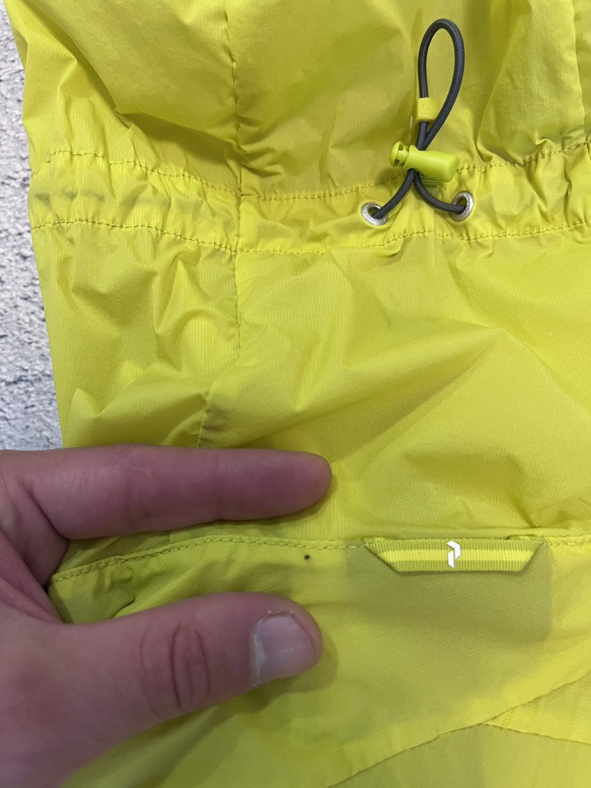 Peak Performance Men’s Peak Performance Nominal J Windbreaker Hooded Jacket M Size US M / EU 48-50 / 2 - 16 Thumbnail