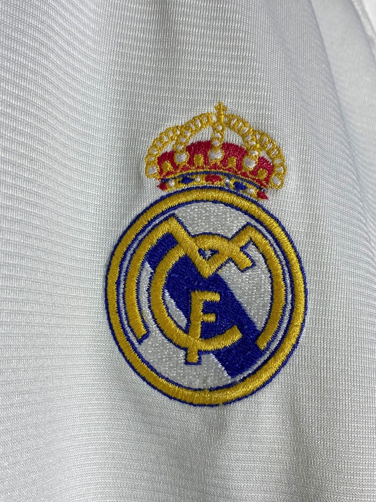 Vintage Vintage Adidas Real Madrid 2003/04 Home Soccer Jersey Size US L / EU 52-54 / 3 - 9 Thumbnail
