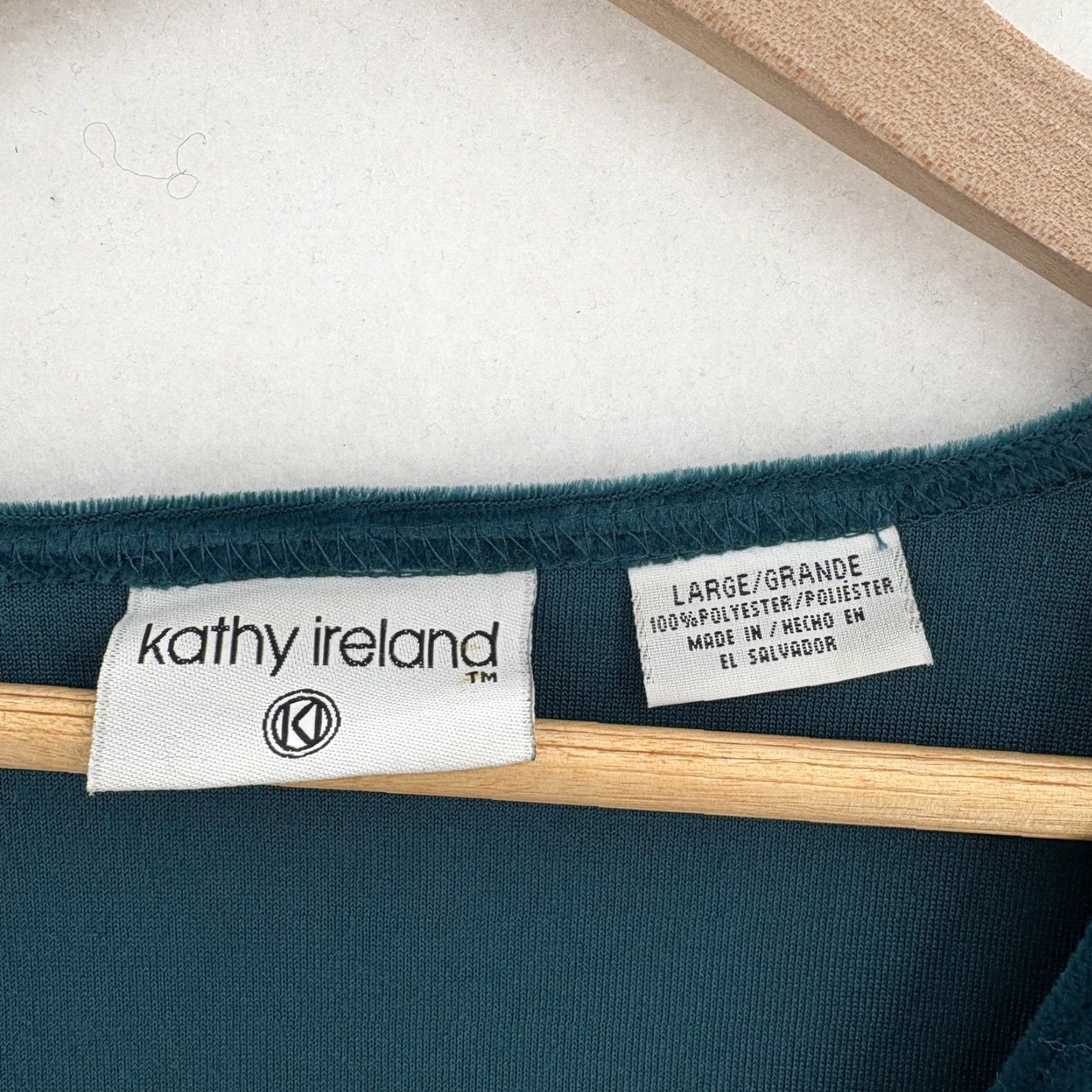 Velour Kathy Ireland Blouse Womens Large Blue Teal Velour Scoop Neck Long Sleeve VTG Size L / US 10 / IT 46 - 2 Thumbnail