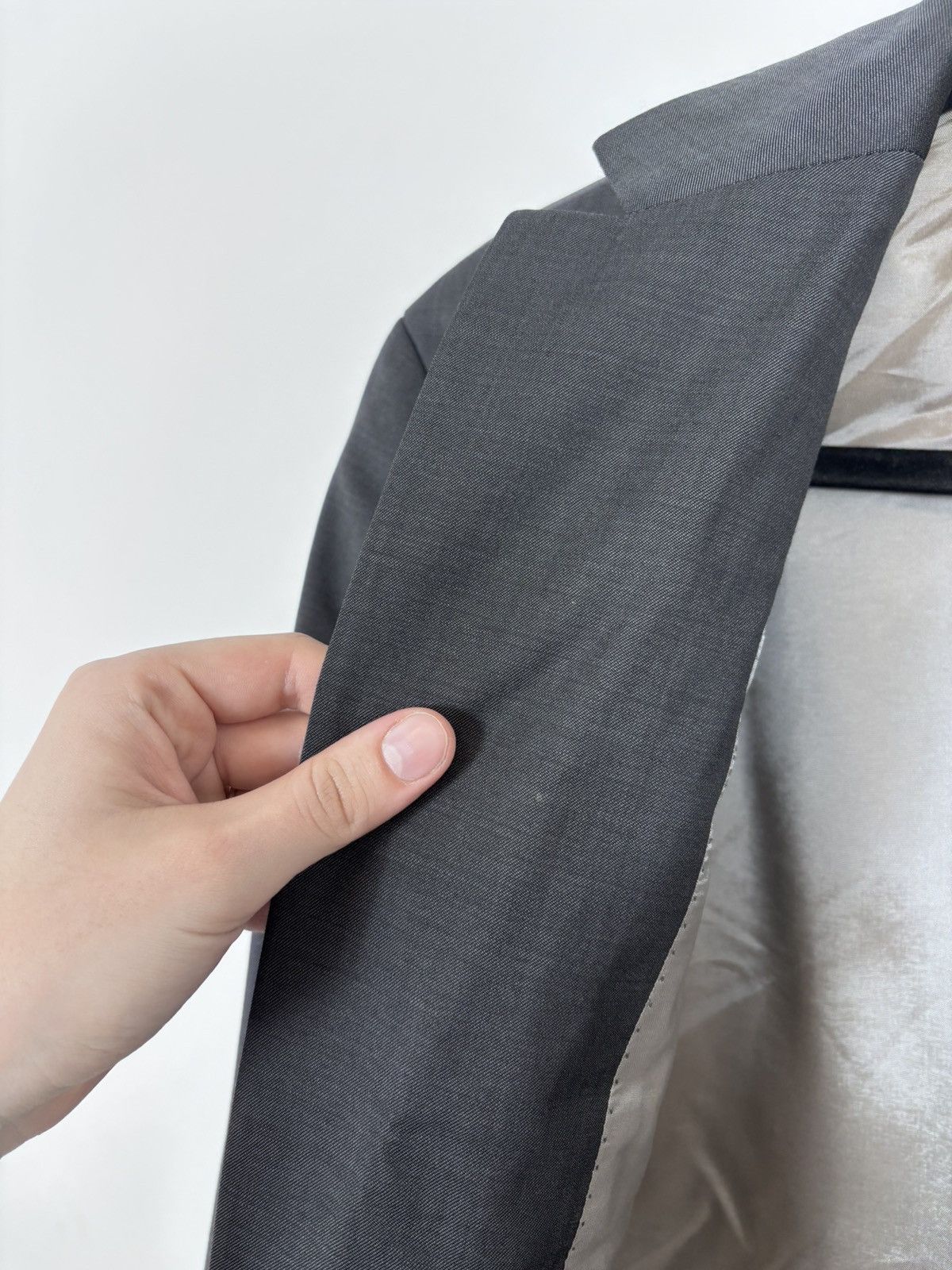 Hugo Boss Hugo Boss Bertolucci/Movie Men’s 2-Piece Gray Wool Suit Size 40R - 11 Thumbnail