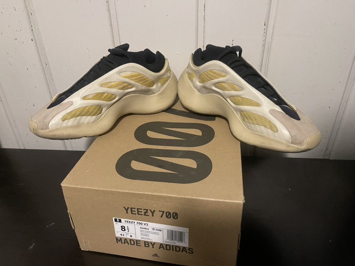 Adidas × Yeezy YEEZY 700 V3 Safflower Size 8.5 Size US 8.5 / EU 41-42 - 5 Thumbnail
