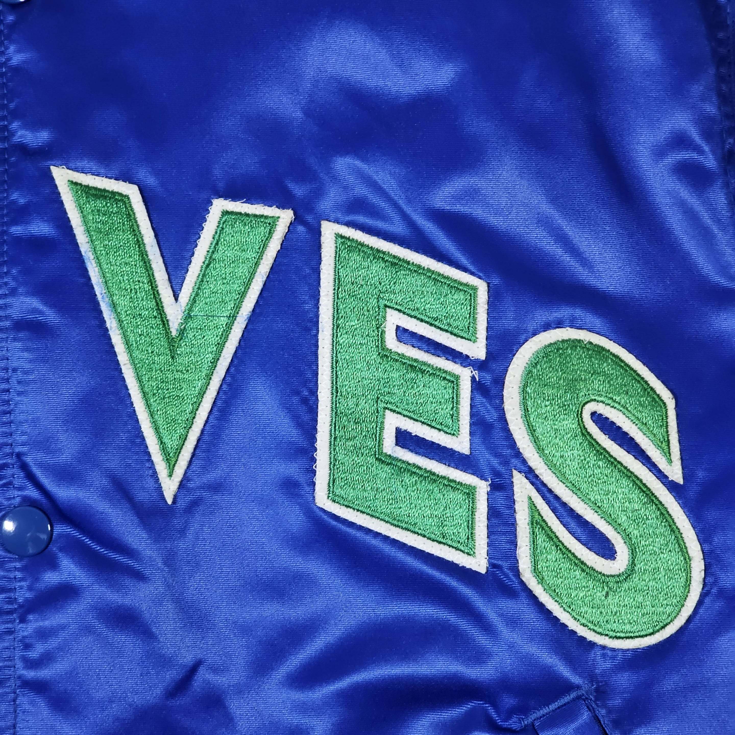 Vintage Minnesota Timberwolves 90s Starter Satin Bomber Jacket Size US M / EU 48-50 / 2 - 5 Thumbnail