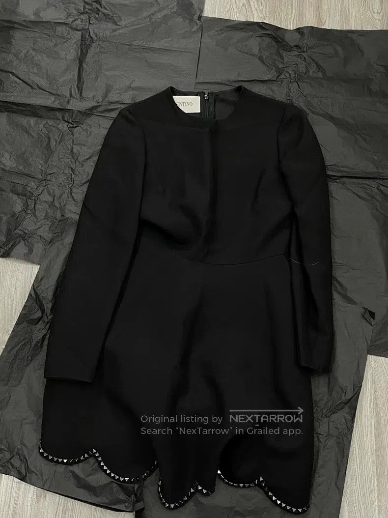 Valentino Valentino Black dress Size S / US 4 / IT 40 - 1 Thumbnail