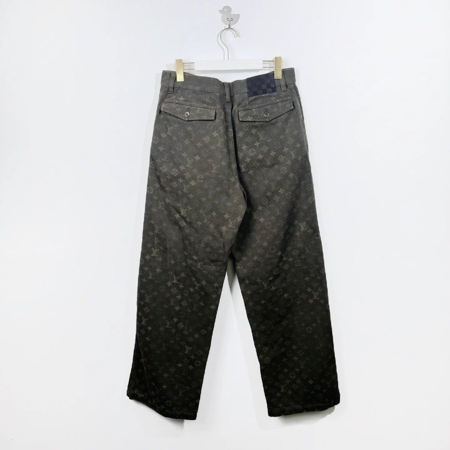 Louis Vuitton Louis Vuitton 26 Monogram Allover Logo Zip Pocket Jeans 38 Size US 38 / EU 54 - 2 Thumbnail