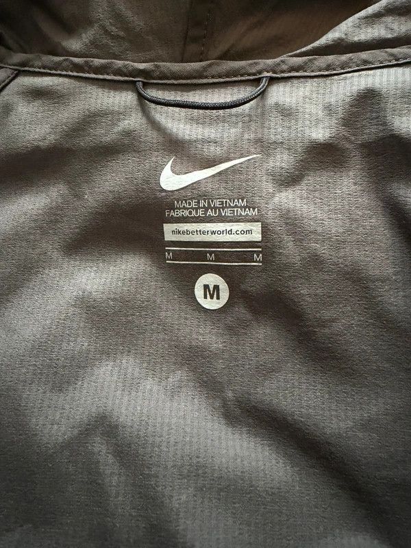 Nike × Undercover Gyakusou light jacket Size US M / EU 48-50 / 2 - 8 Thumbnail