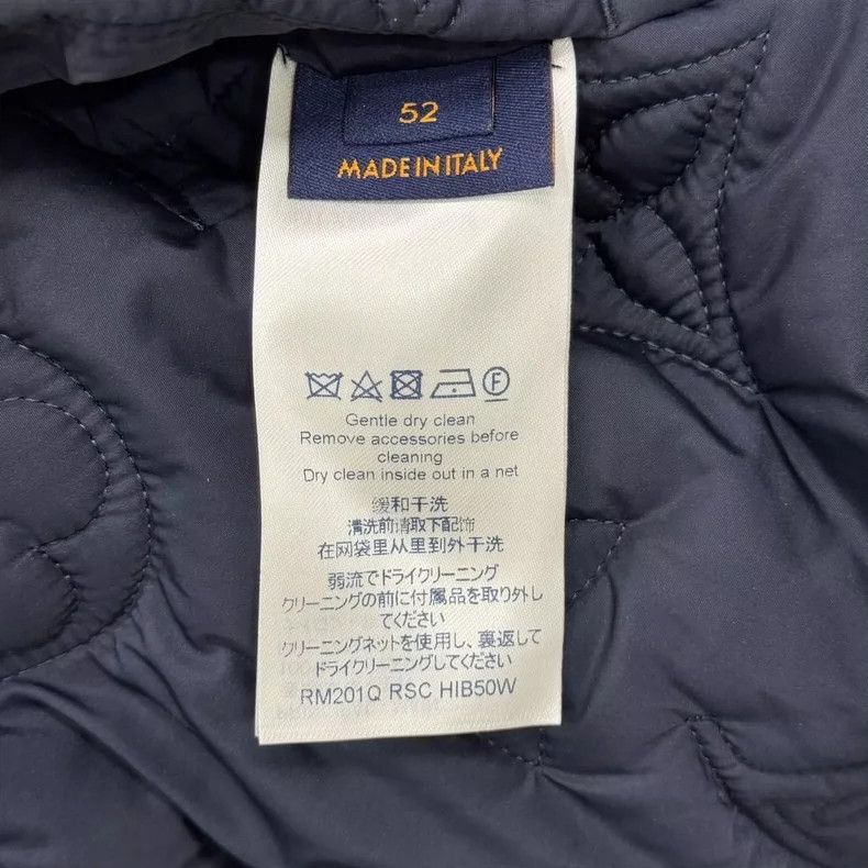 Louis Vuitton louis vuitton Embossed and embossed full logo jacket Size US L / EU 52-54 / 3 - 5 Thumbnail
