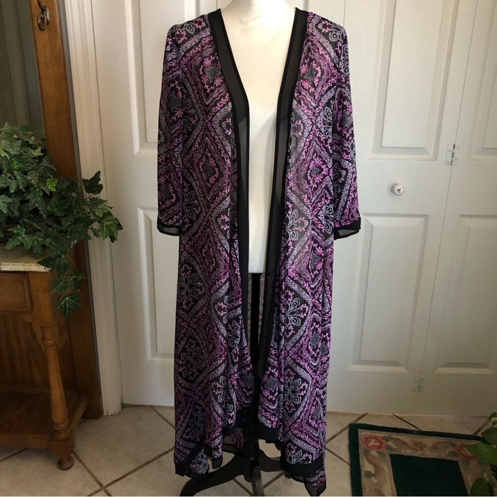 Other Torrid black and purple print kimono style robe Size ONE SIZE - 1 Thumbnail
