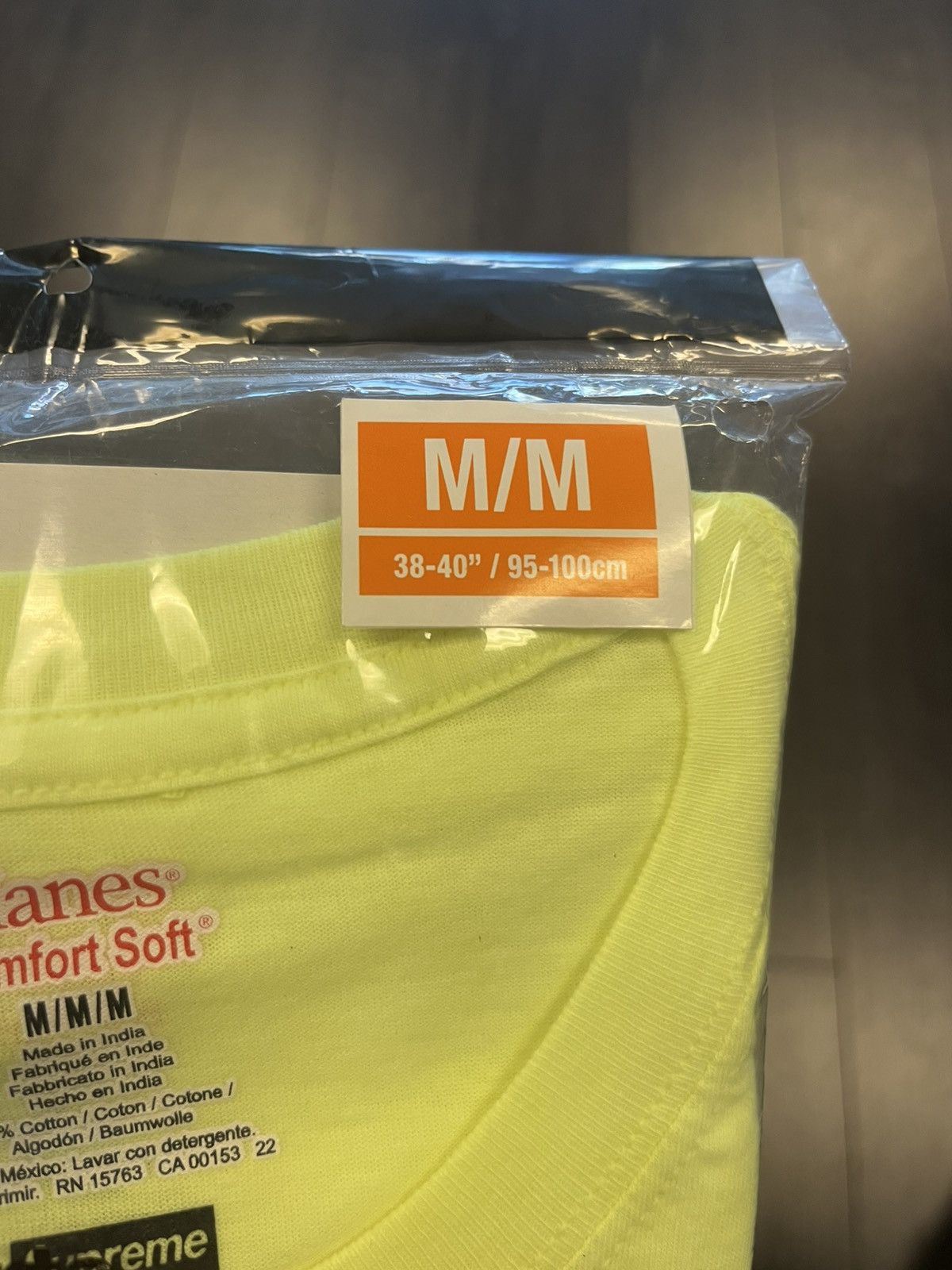 Hanes × Supreme Supreme Hanes Tagless Tees Medium Size ONE SIZE - 3 Thumbnail