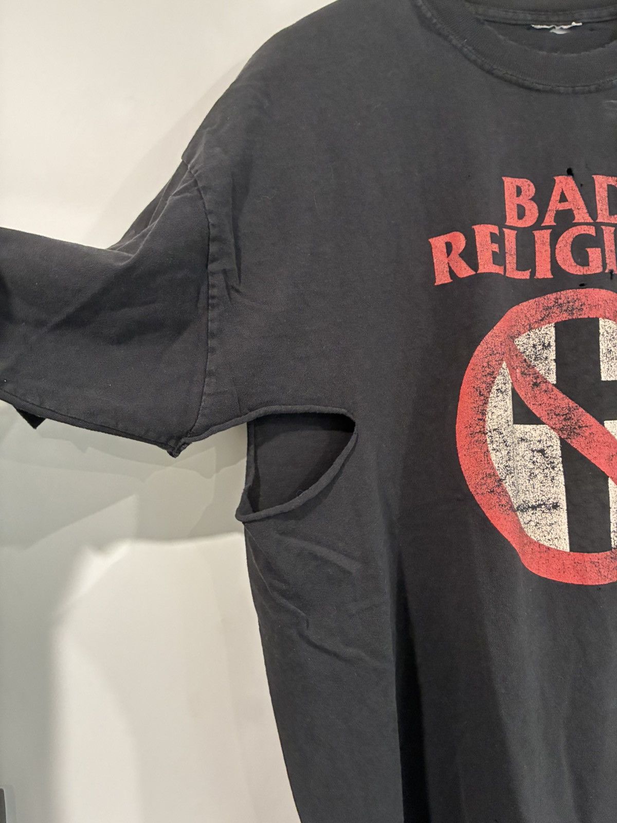 Vintage Thrashed bad religion T-shirt Size US XL / EU 56 / 4 - 3 Thumbnail