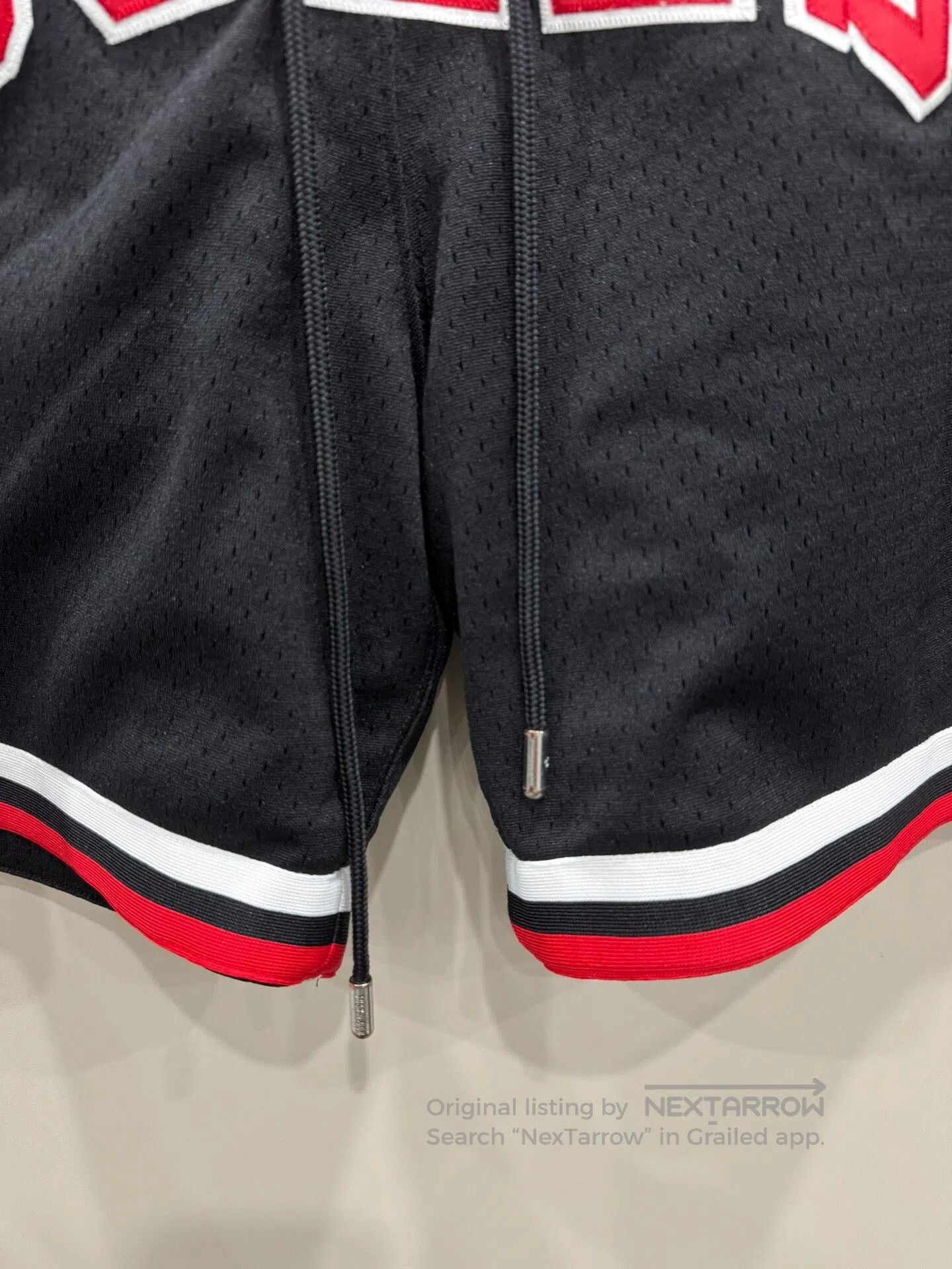 Mitchell & Ness Mitchell Ness Bulls Shorts XL. Size US 26 / EU 42 - 5 Thumbnail
