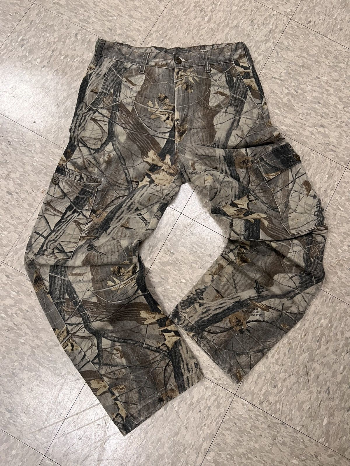 Vintage Realtree Hardwoods Camo Cargos Size US 30 / EU 46 - 1 Thumbnail