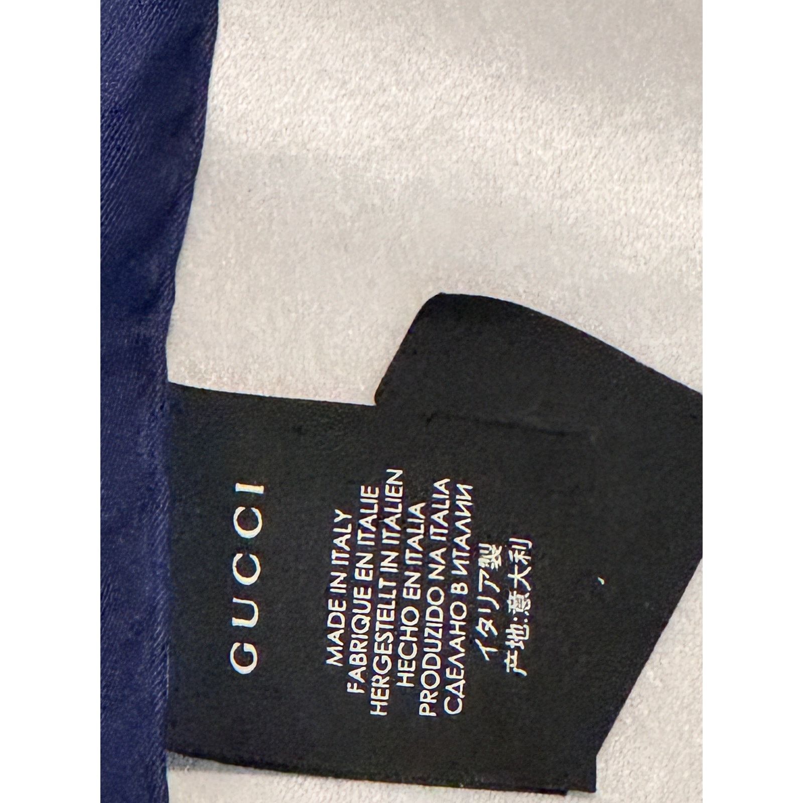 Gucci Authentic GUCCI "GUCCY" Gold Star SEGA® Print Silk Scarf Size ONE SIZE - 3 Thumbnail