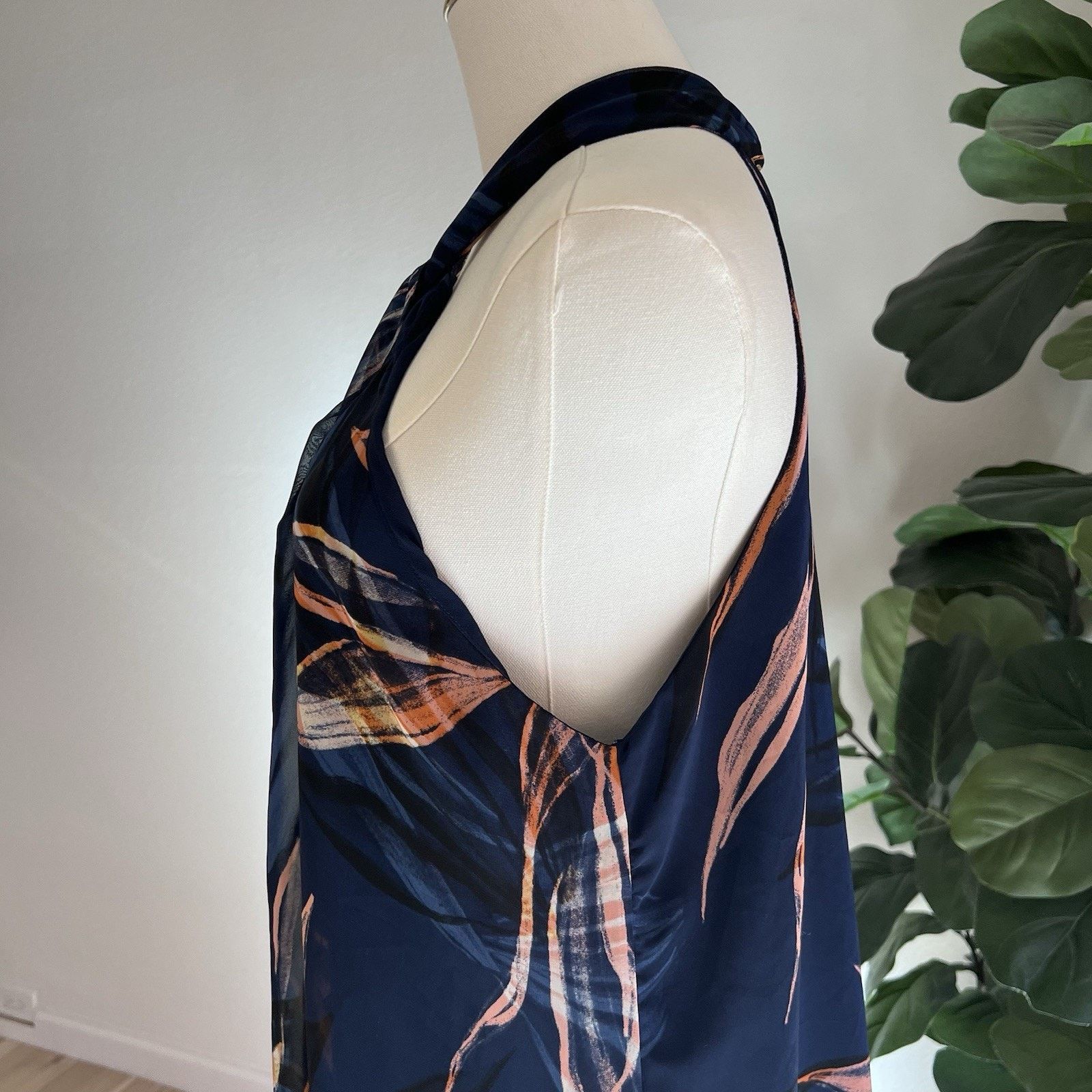 Other ASTR (L) Halter Chiffon Overlay Shift Dress Keyhole Floral Size L / US 10 / IT 46 - 3 Thumbnail