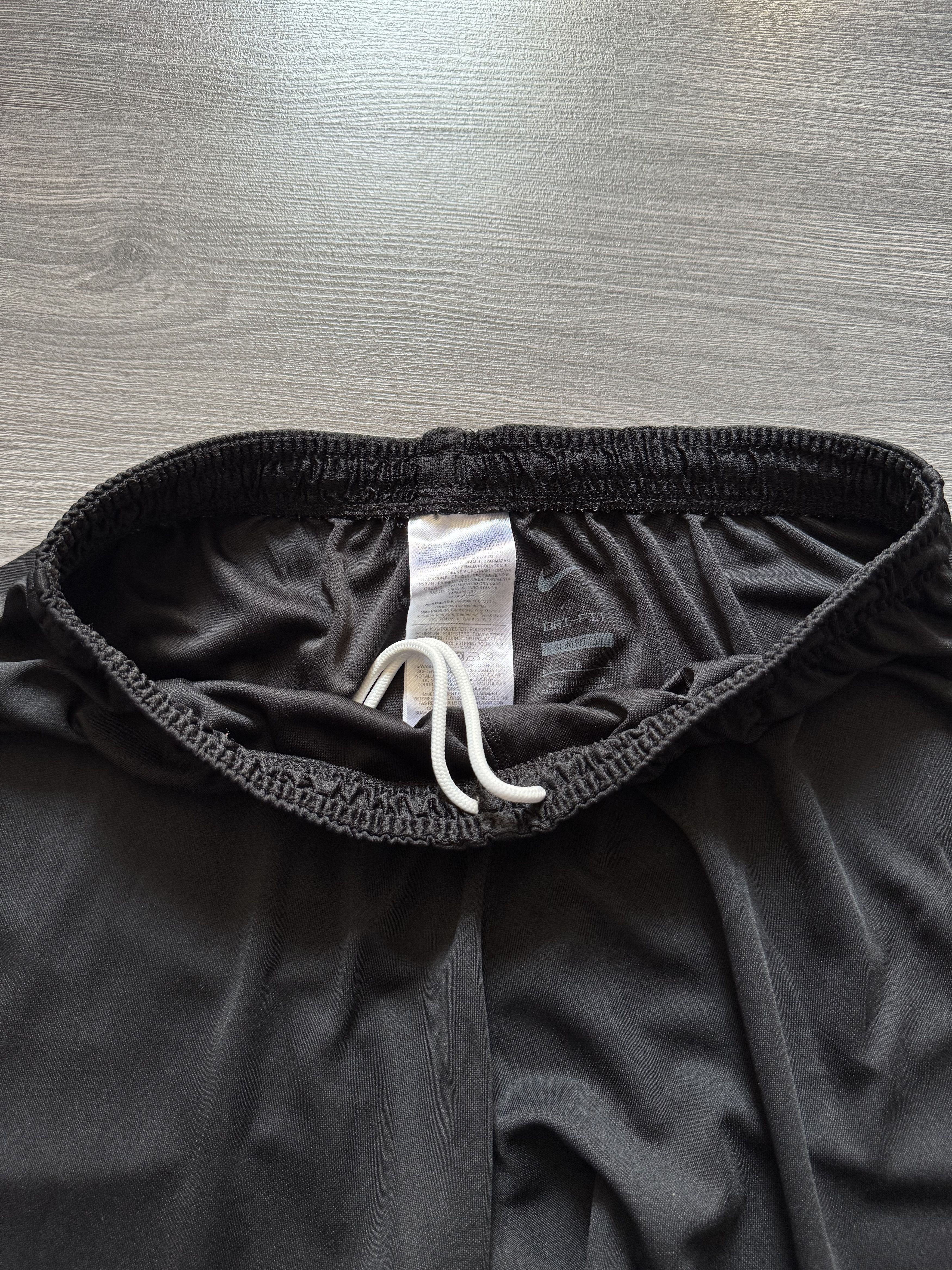 Nike × Vintage Mens Nike Swoosh Shorts black streetwear y2k Size US 34 / EU 50 - 4 Thumbnail