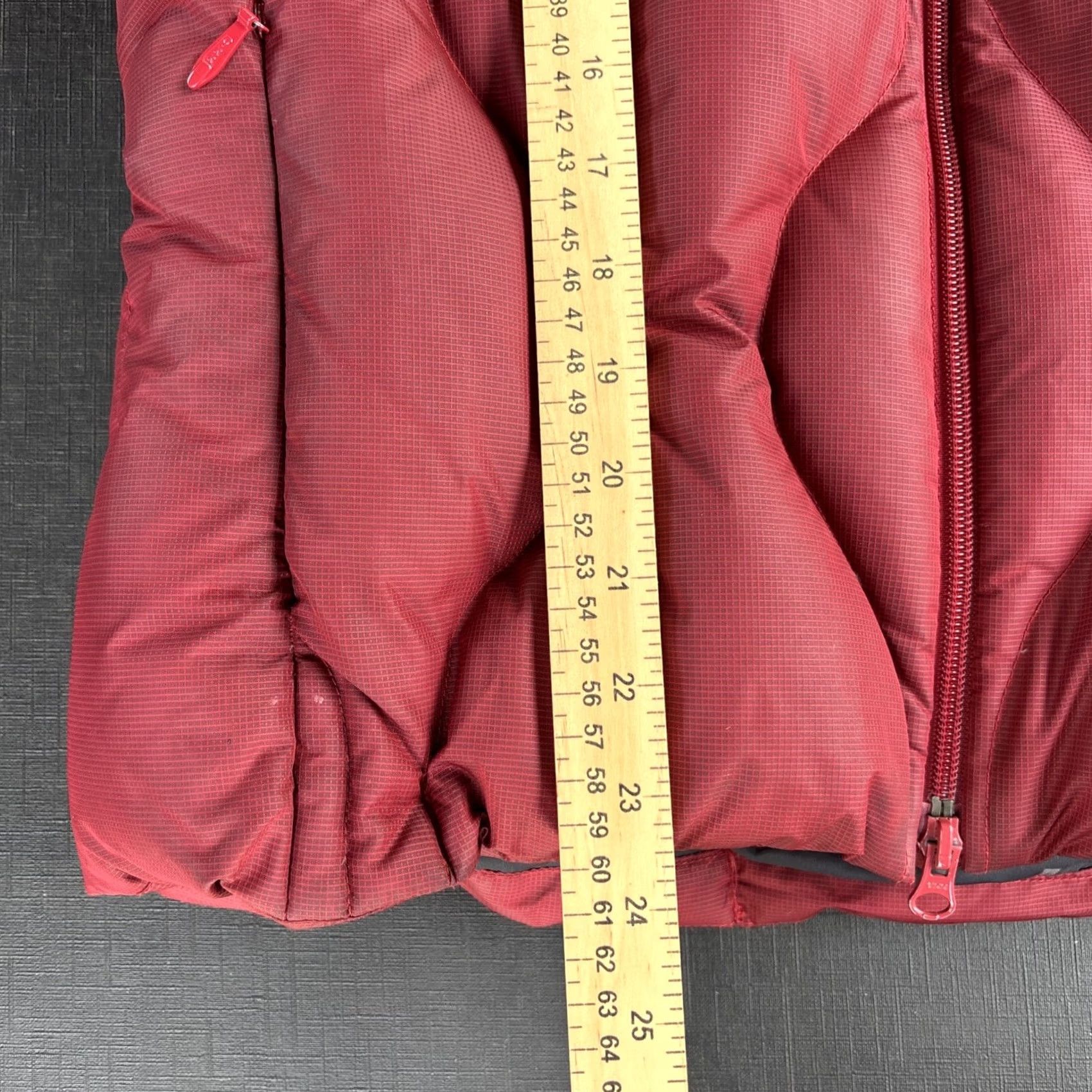 Salomon VINTAGE Salomon Women's S Puffer Jacket Hooded Down Crimson Red Faux Fur Y2K Jacket Womens Size S Red Logo Accents Size S / US 4 / IT 40 - 3 Thumbnail