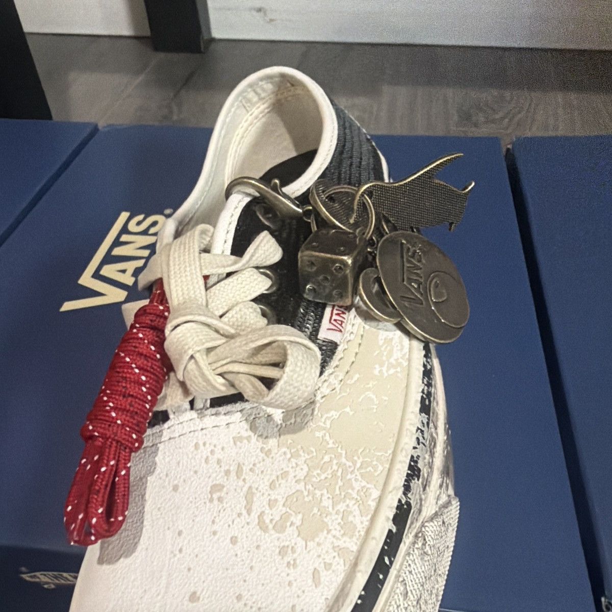 Vans Vans havana chanel charm Size US 8 / EU 41 - 11 Thumbnail