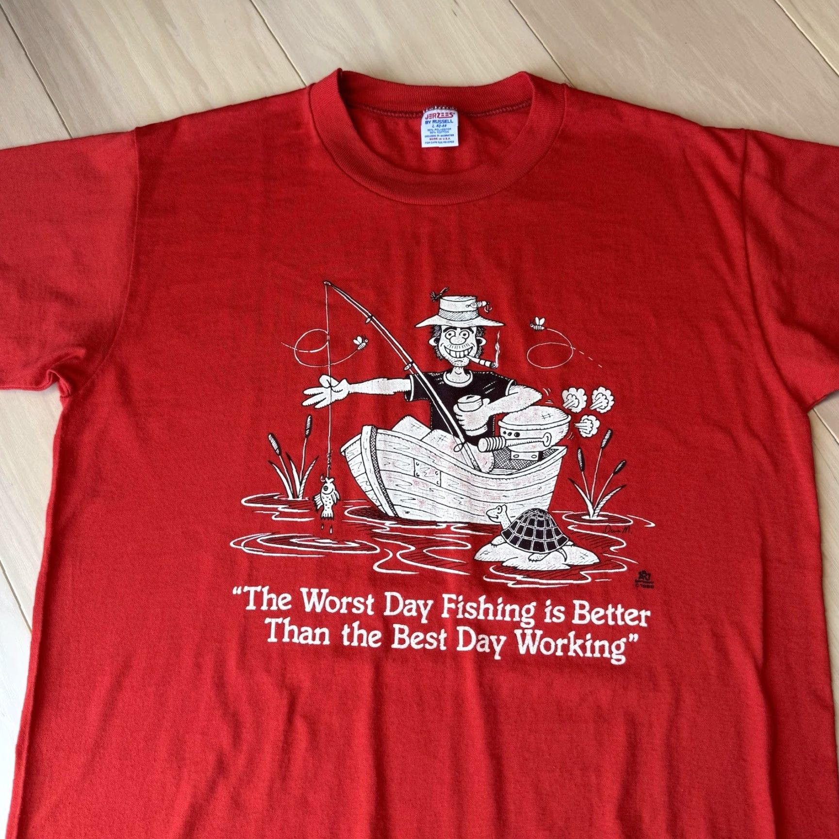 Fruit Of The Loom Vintage Fishing Shirt Large Red 90s USA Fruit of the Loom T-Shirt Men Cotton Knit Short Sleeve Logo Graphic Print US Made Size US L / EU 52-54 / 3 - 4 Thumbnail