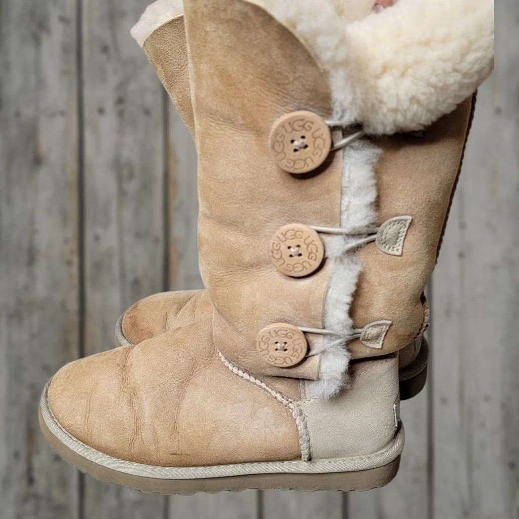 Ugg UGG Bailey Button Triplet Boots Women's Chestnut Brown Snow Boot UGG Australia Size 7 Sheepskin Winter - Women Chunky Furll? Size US 7 / IT 37 - 1 Thumbnail