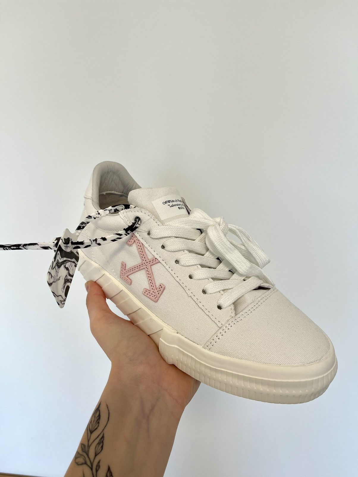 Off-White OFF-WHITE Vulc Low Eco Canvas White Pink FW21 Size US 10 / IT 40 - 1 Thumbnail