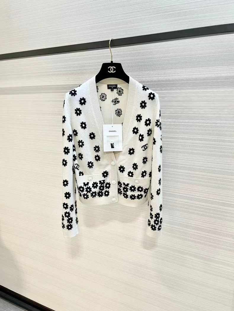 Chanel Chanel Flower Pattern Cashmere Cardigan- DMC Size US S / EU 44-46 / 1 - 1 Thumbnail