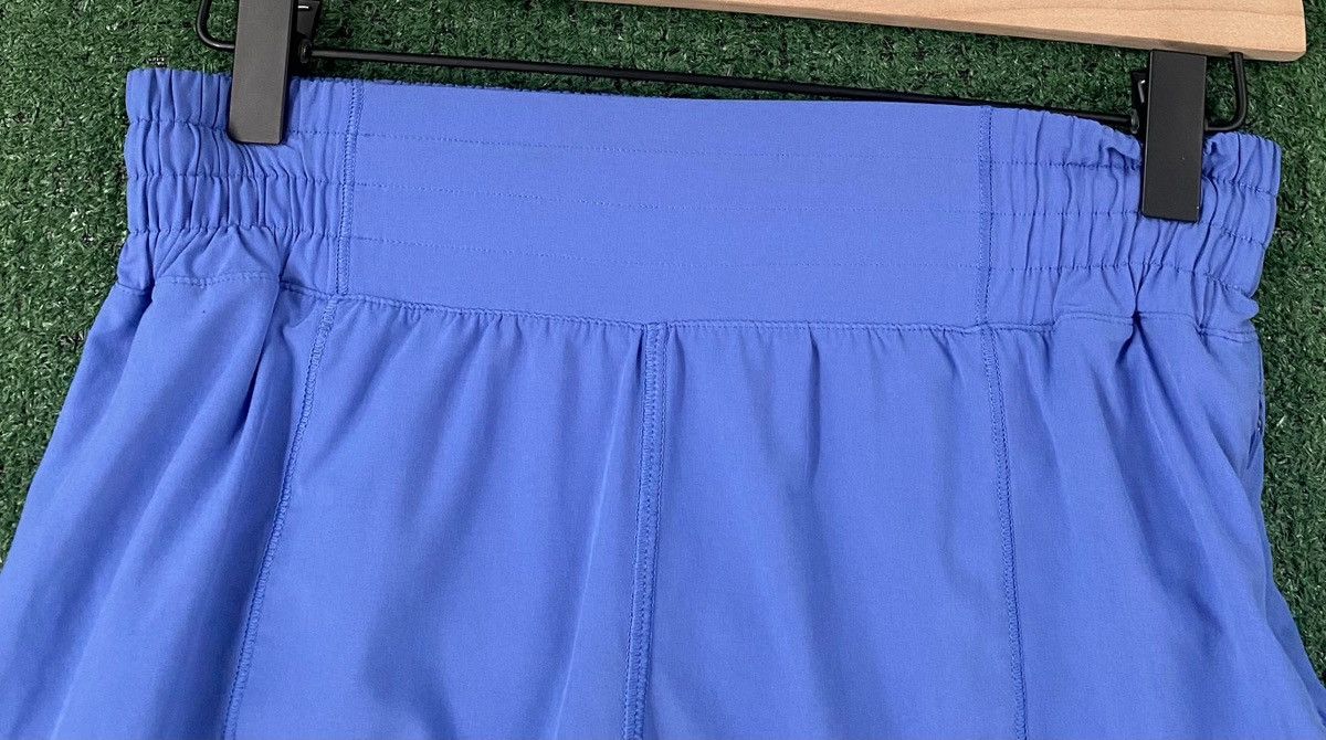 Lululemon Lululemon Hotty Hot High-Rise 2” Wild Indigo Lined Shorts 4 Size 28" / US 6 / IT 42 - 2 Thumbnail