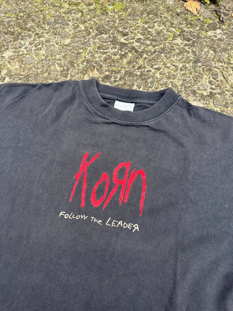 Band Tees Korn Follow The Leader Vintage T-Shirt 90s 00s Nu Metal Fade Size US XL / EU 56 / 4 - 2 Thumbnail