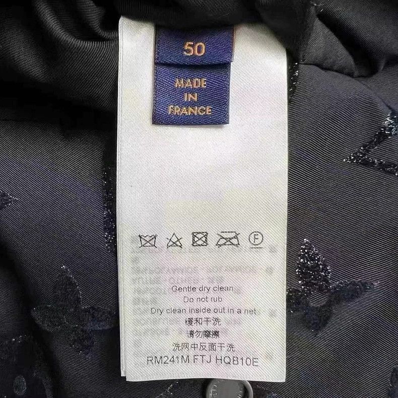 Louis Vuitton Louis Vuitton Gradient presbyopic full logo bomber jacket Size US M / EU 48-50 / 2 - 6 Thumbnail