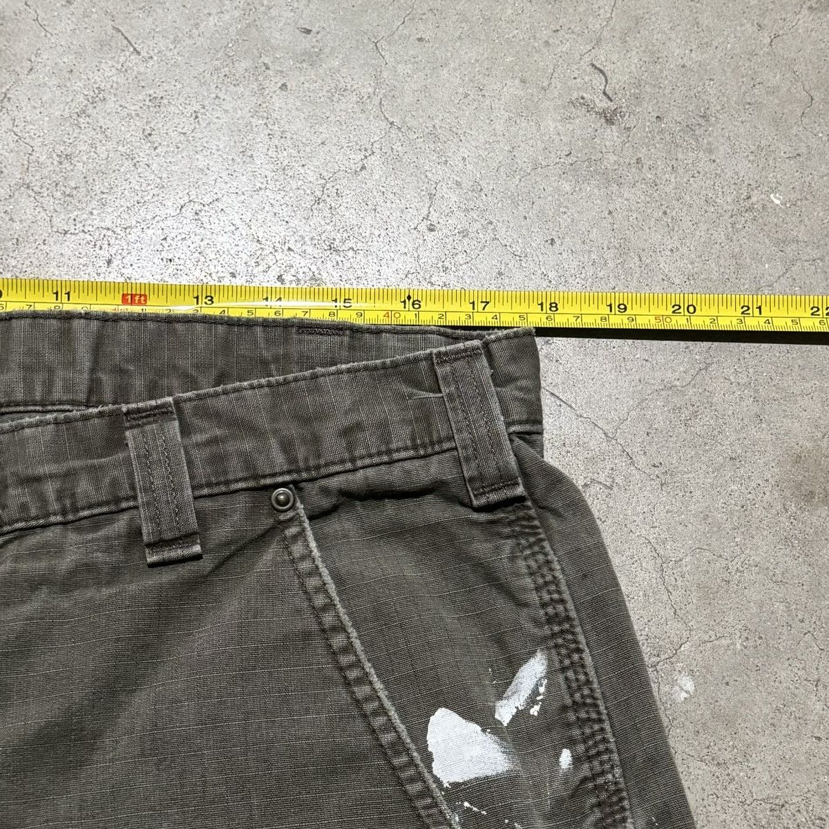 Carhartt × Vintage VINTAGE PAINT SPLATTERED CARHARTT PANTS Size US 34 / EU 50 - 8 Thumbnail