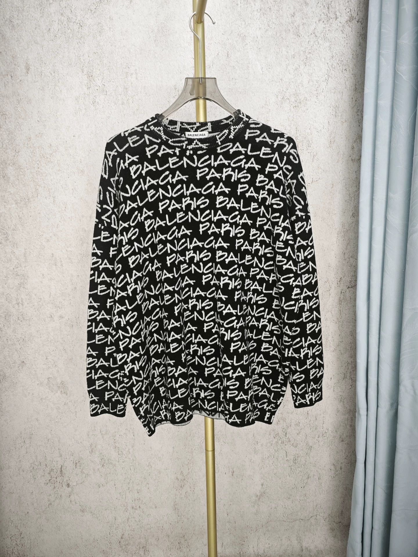 Balenciaga Balenciaga All-Letter Print Sweater Size US L / EU 52-54 / 3 - 1 Thumbnail