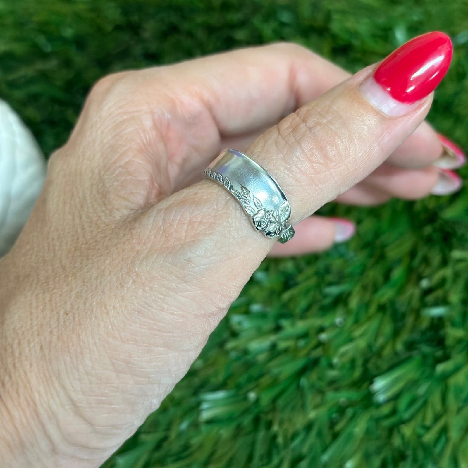 Handmade Floral Ring size 9 Size ONE SIZE - 9 Thumbnail