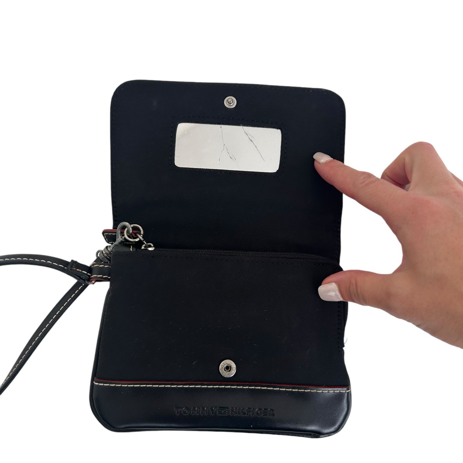 Tommy Hilfiger Tommy Hilfiger Black Wristlet Size ONE SIZE - 4 Thumbnail
