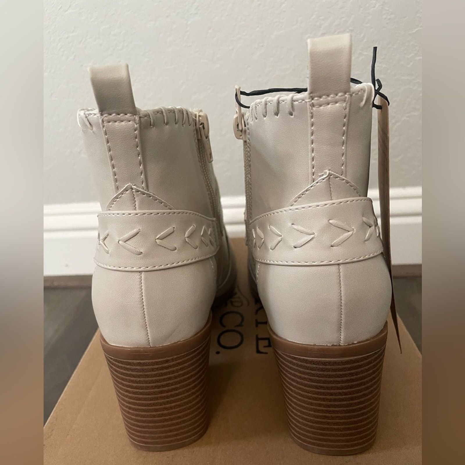 Frye Frye & Co. Palma Stacked Southwestern Ankle Bootie Sand 11M Size US 11 / IT 41 - 4 Thumbnail
