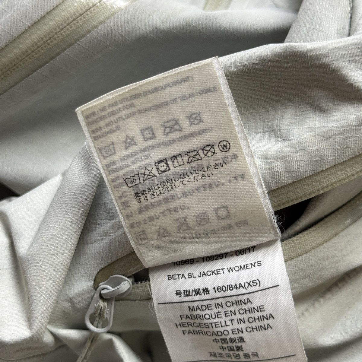 Arc'teryx Arcteryx - Mint Green Women’s Beta SL - Jacket Size XS / US 0-2 / IT 36-38 - 14 Thumbnail
