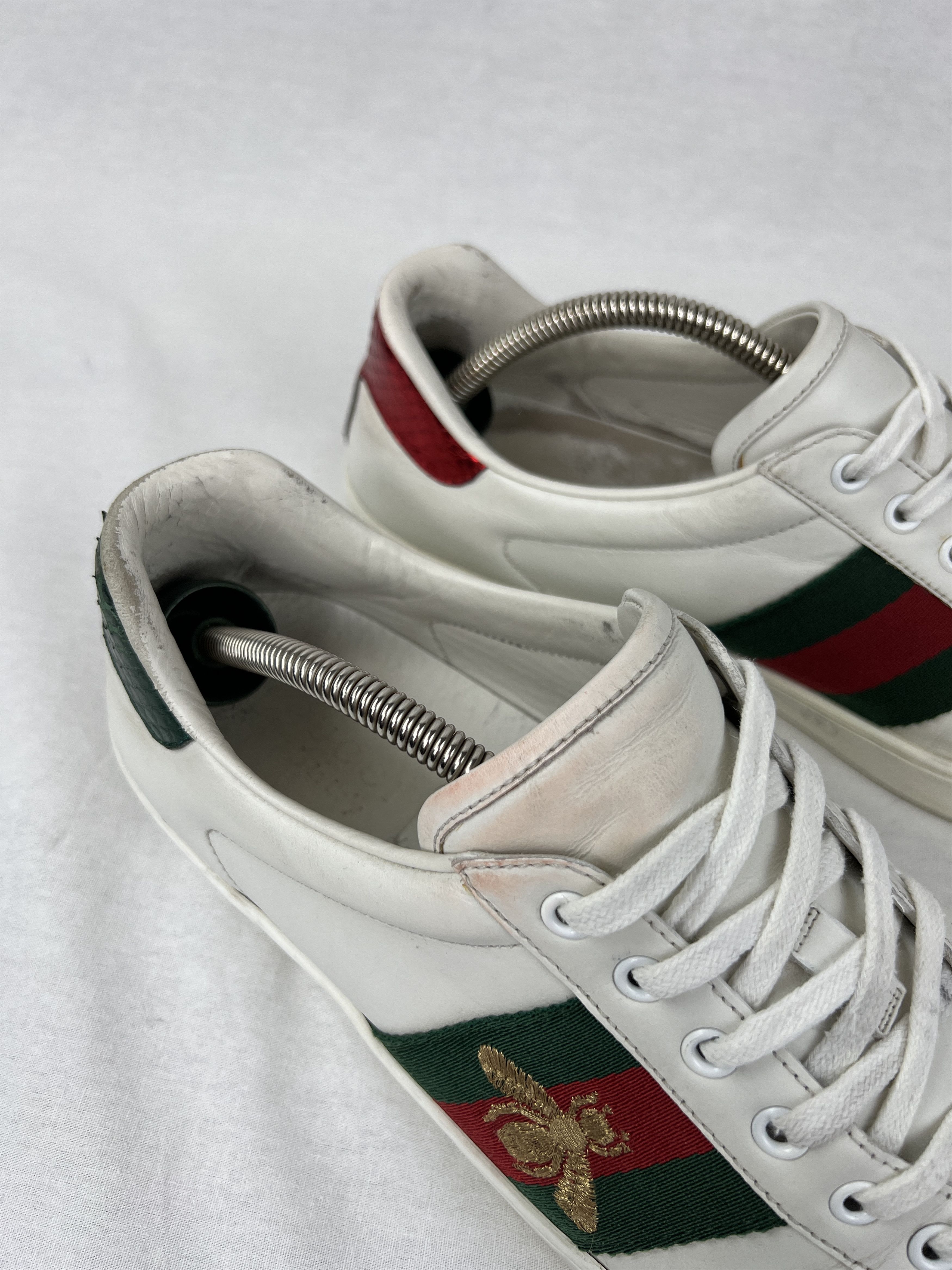 Gucci Gucci Ace Bee Embroidered White Leather Sneakers Size US 9 / EU 42 - 10 Thumbnail