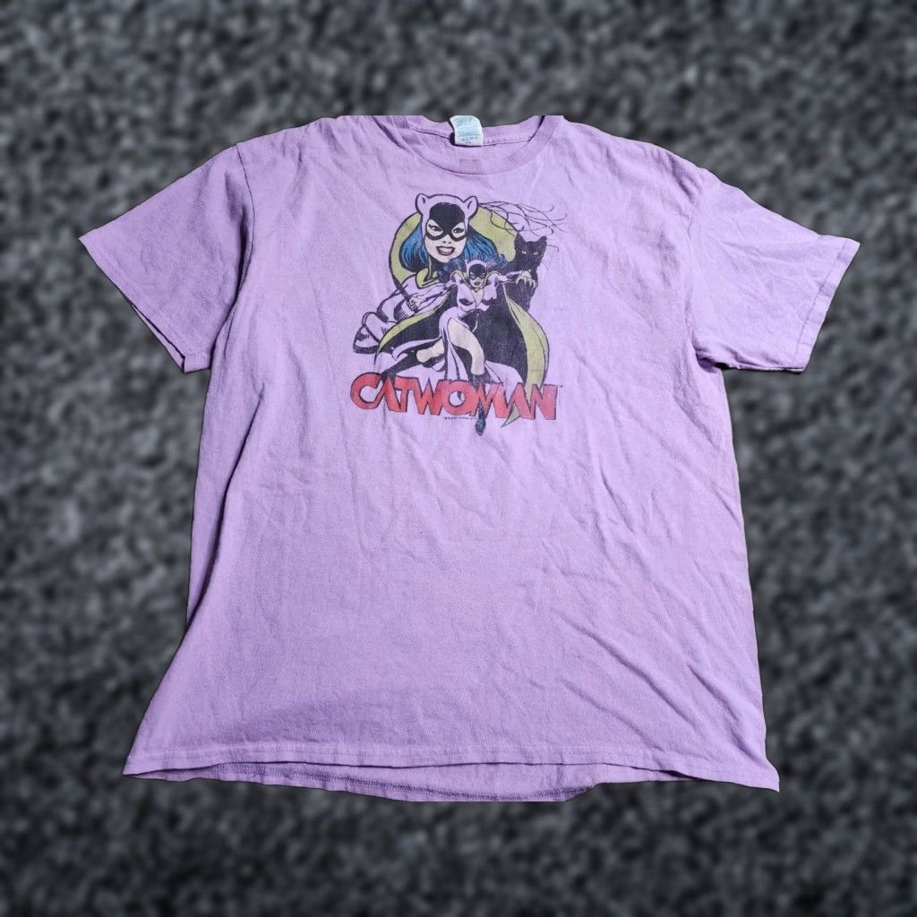 Gildan DC Comics Catwoman T-Shirt - Graphic Tee - Purple - Adult XL - Gildan - Short Sleeve Crew Neck - Mens Size US XL / EU 56 / 4 - 1 Thumbnail