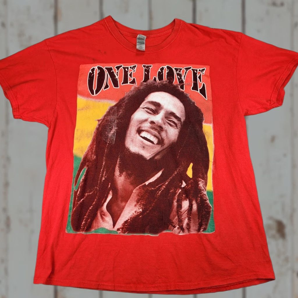 Gildan Gildan Bob Marley One Love Graphic Print T-Shirt Red XL Men Size US XL / EU 56 / 4 - 1 Thumbnail