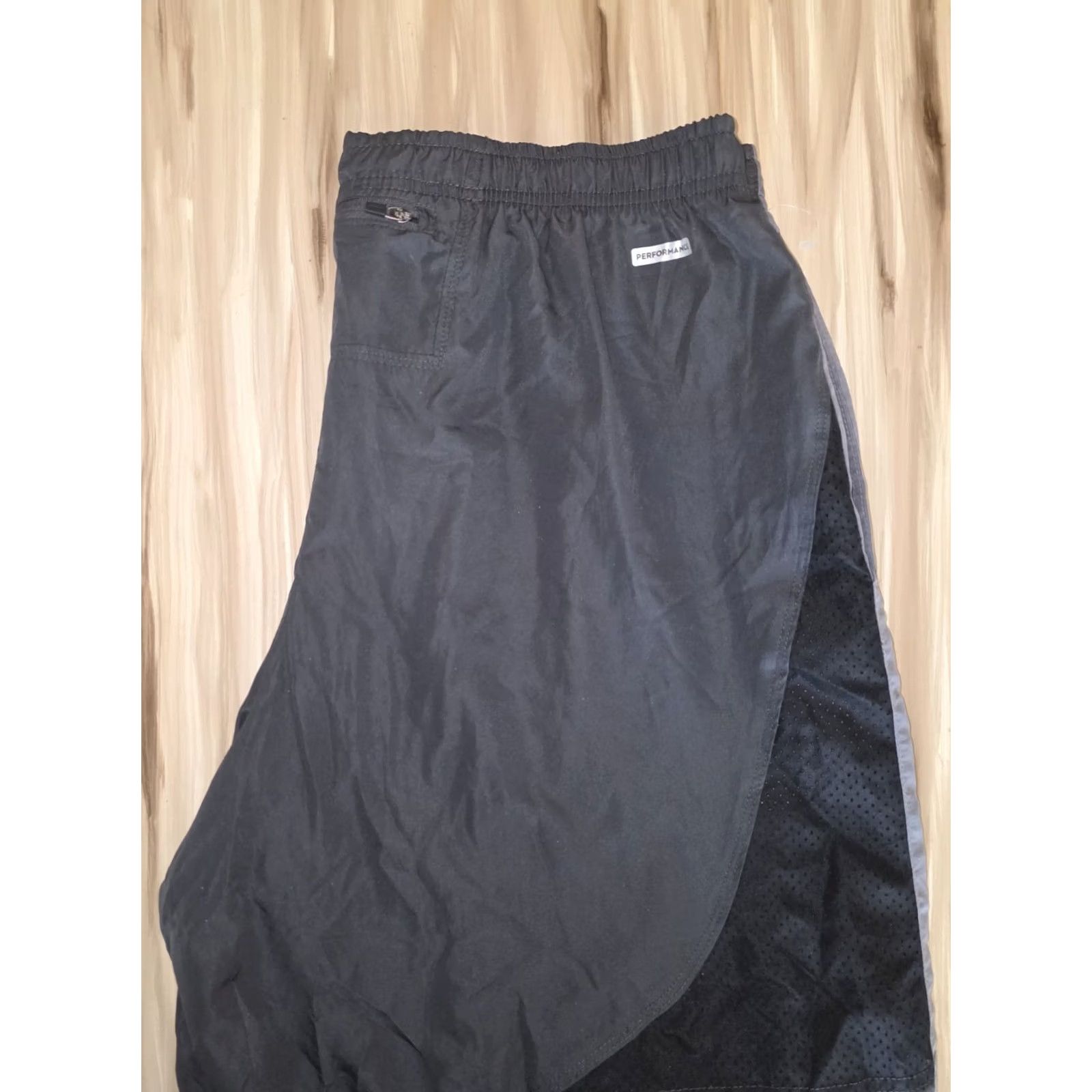 Tek Gear Tek Gear Shorts Black Stripe Grey Large Rn 82382 100% Polyester Men Athletic Activewear L Black Striped Polyester Tek Gear Mens Shorts Size US 33 - 8 Thumbnail
