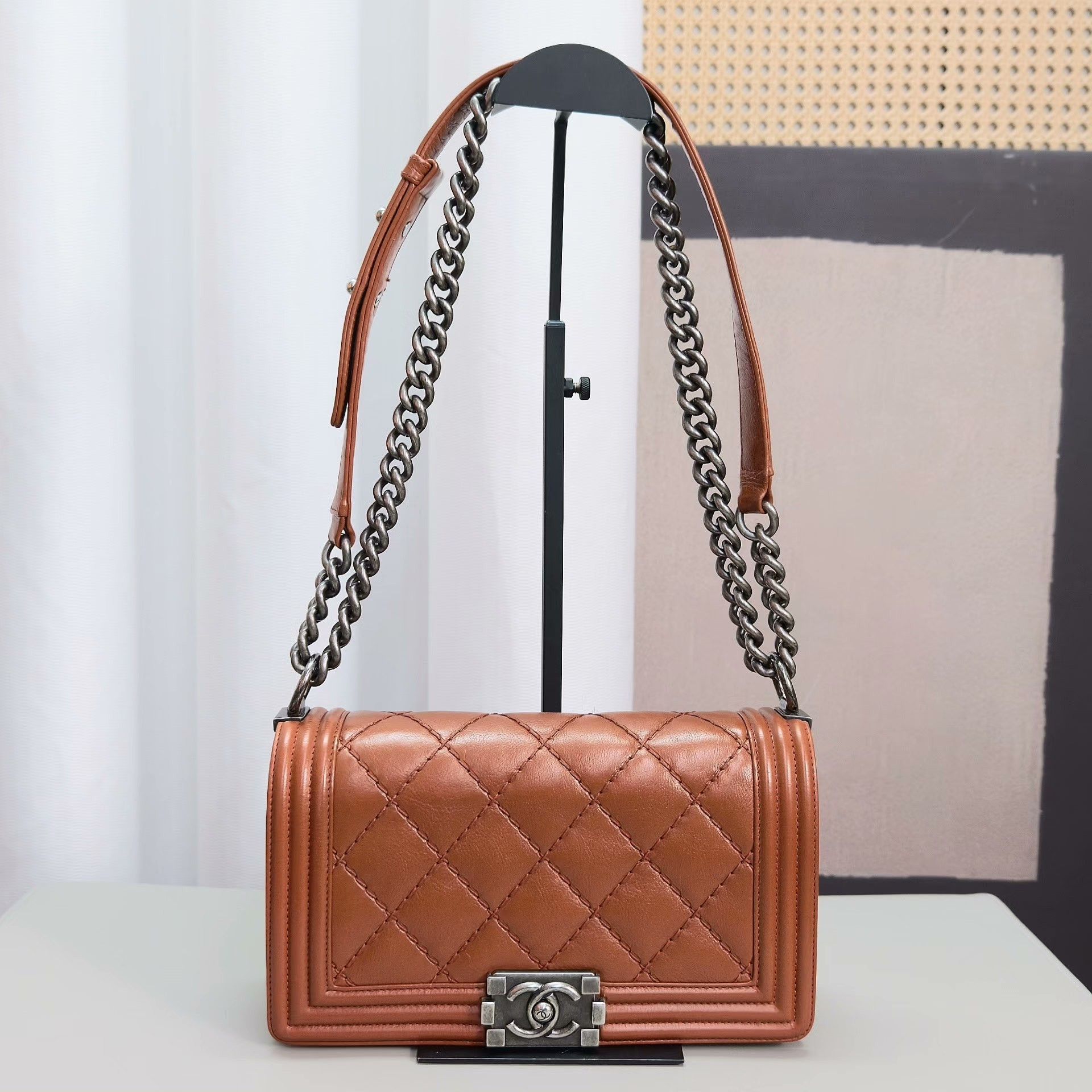 Chanel Pre-loved Bag Very good condition Size ONE SIZE - 1 Thumbnail