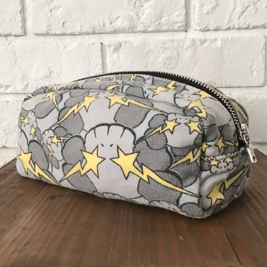 Bape × Kaws × Nigo BAPE × KAWS SKULL STA Pouch a bathing ape star NIGO Size ONE SIZE - 1 Thumbnail