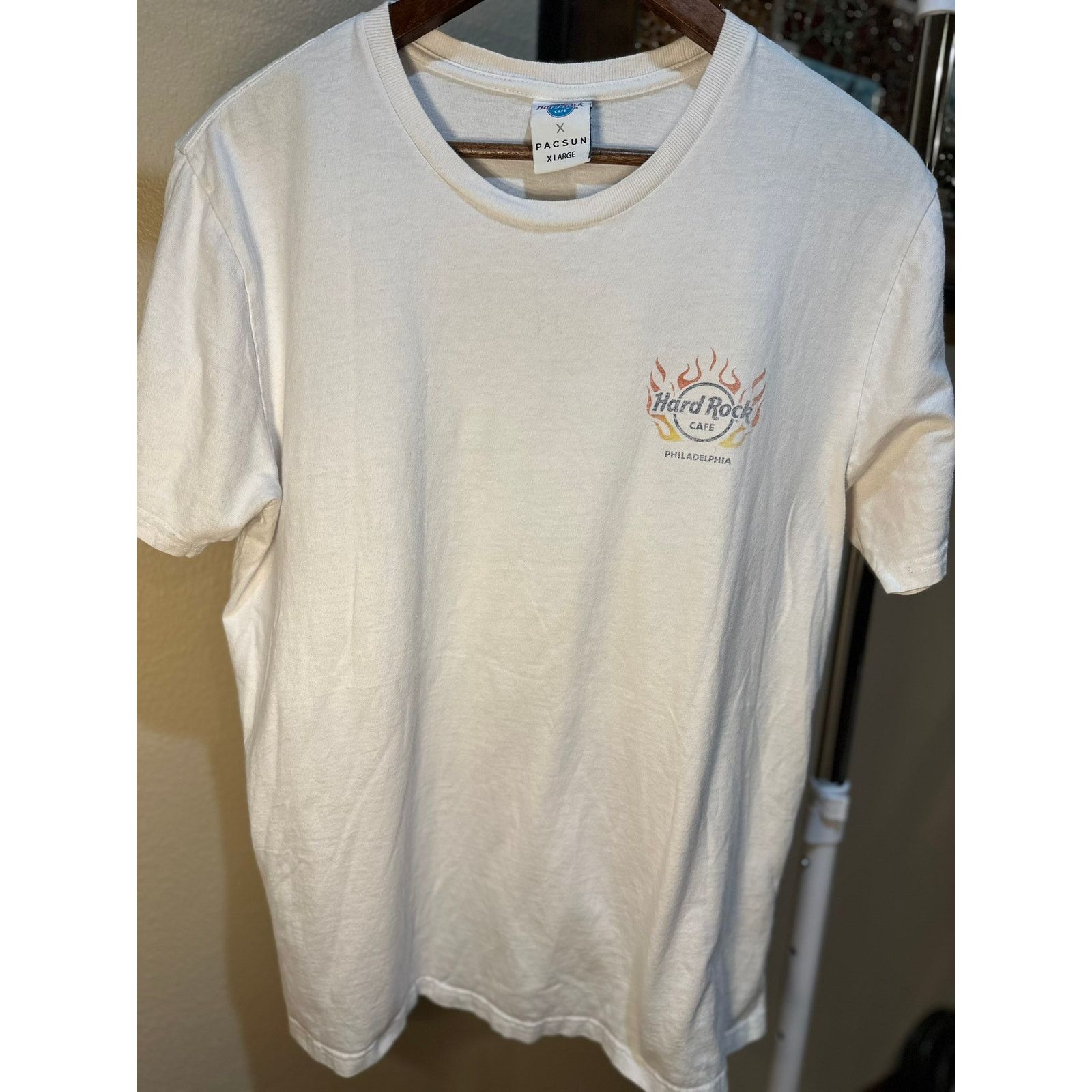 & Other Stories ard Rock Café Philadelphia Graphic Tee – PacSun Collab (XL) Size US XL / EU 56 / 4 - 2 Thumbnail