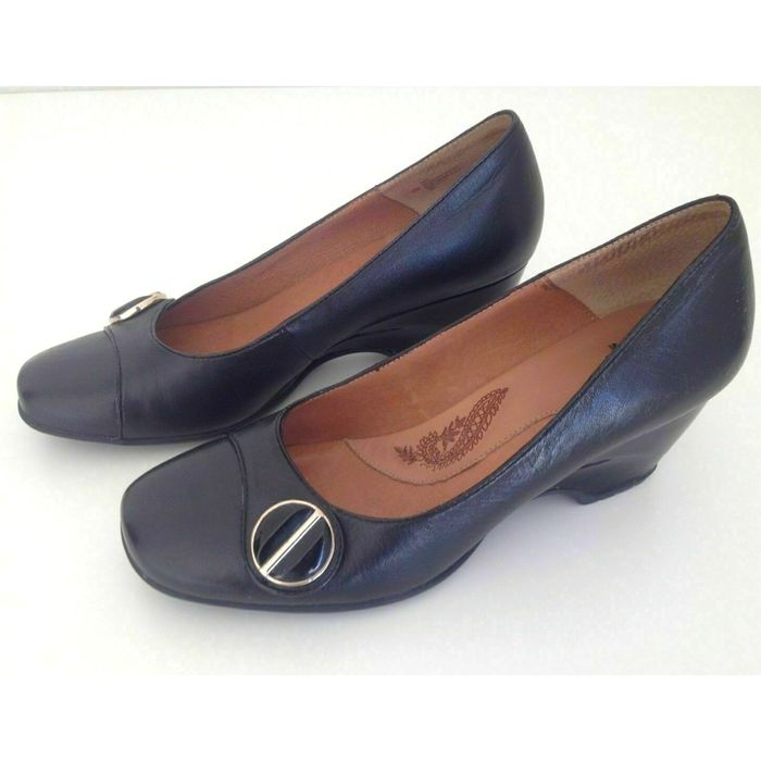 sofft manhattan platform pumps